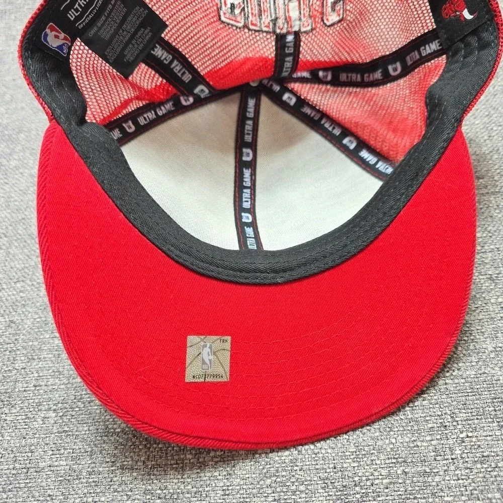 CHICAGO BULLS hat black red adjustable snapback cap mesh back